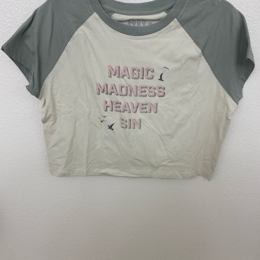 Taylor Swift 1989 Cropped Tee in Size XL